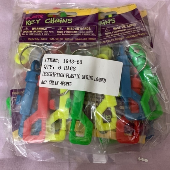 Darice- Plastic Spring Loaded Split Ring Bolt Snap Key Chain‎ - Picture 2 of 5